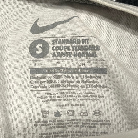 White Nike T-Shirt - Picture 2 of 2